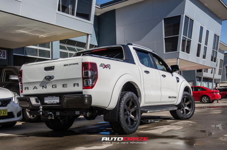 FORD RANGER BEAST BLACK & MACHINED WITH DARK TINT